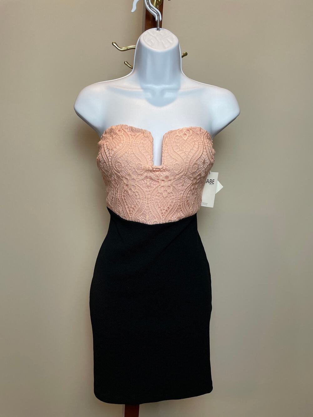 Sabora “Kelsey” Coral Crochet Lace Strapless Plunge Mini Dress NWT Sz L USA Made